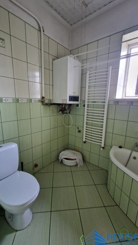 100561774.jpg