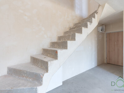 Empiria_linea_murowana (5).jpg